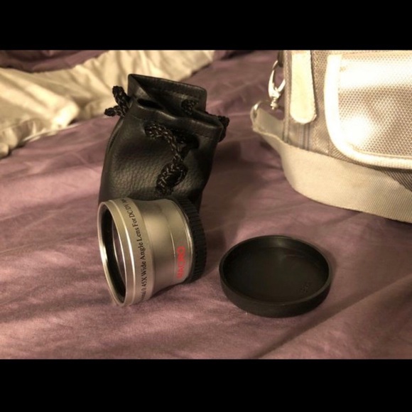 White Nikon J3 Camera - Picture 4 of 4